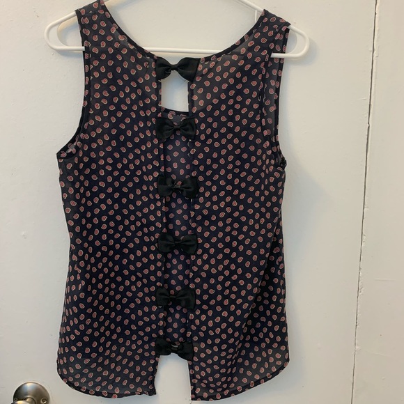 Top - Picture 2 of 3